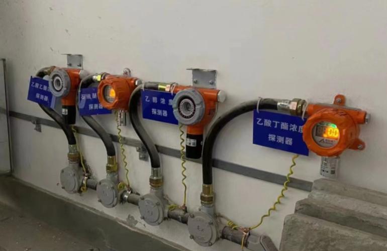 甲類廠房是否可以僅設(shè)置可燃有毒氣體探測器、手報聲光，而不設(shè)置火災探測器？